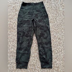Lululemon Align High-Rise Jogger Crop Size 2 Heritage 365 Camo Deep Coal Multi